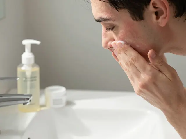 Jak rychle vyléčit akné: praktické kroky, které skutečně fungují