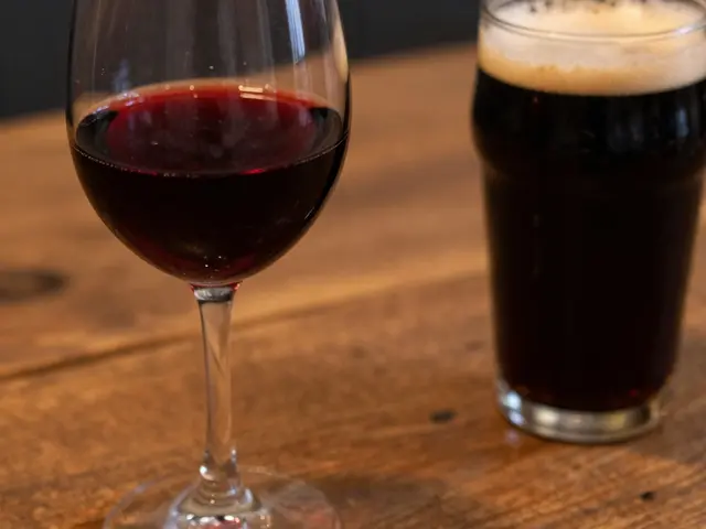 Který alkohol obsahuje histamin? Přehled nápojů pro citlivé trávení